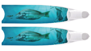 leaderfins-limited-edition-2021-03-plastic-in-ocean